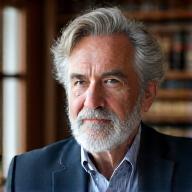 Retrato de Carlos, librero experto en clásicos y filosofía